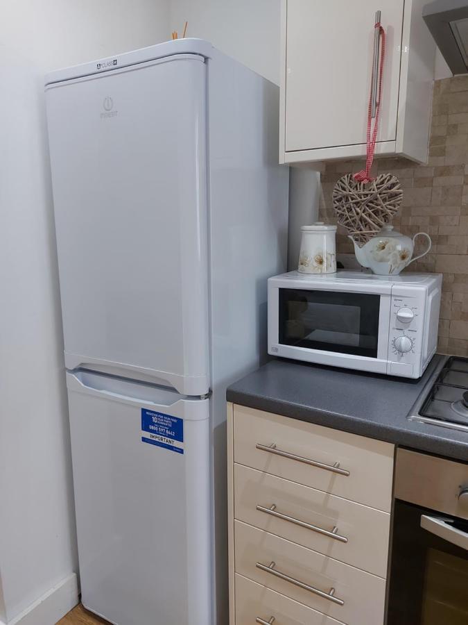 קרואולי Lux Apartment In Gatwick מראה חיצוני תמונה