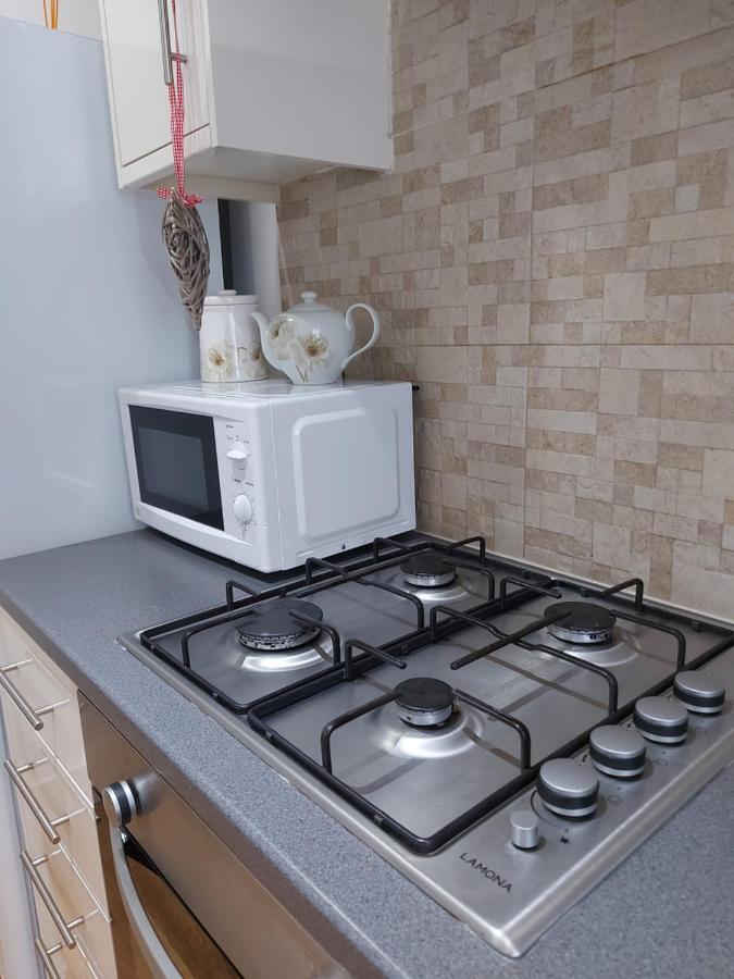 קרואולי Lux Apartment In Gatwick מראה חיצוני תמונה