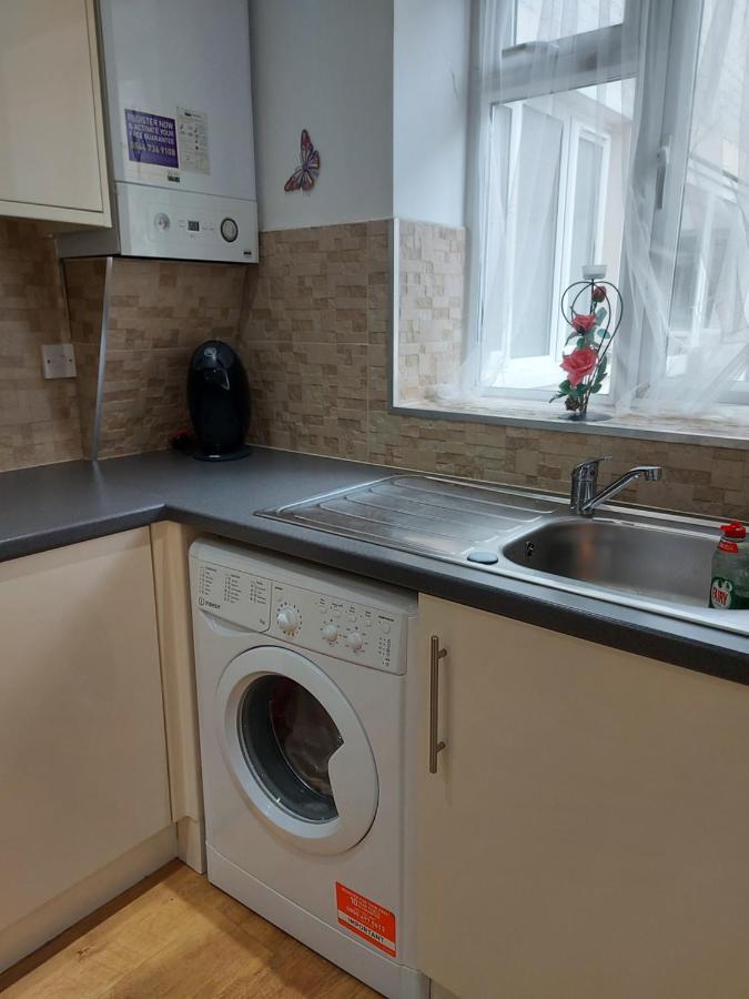קרואולי Lux Apartment In Gatwick מראה חיצוני תמונה