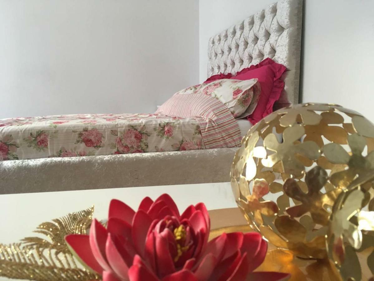 קרואולי Lux Apartment In Gatwick מראה חיצוני תמונה